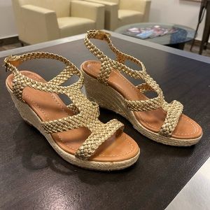 Kate Spade Gold Espadrille Sandals Size 7